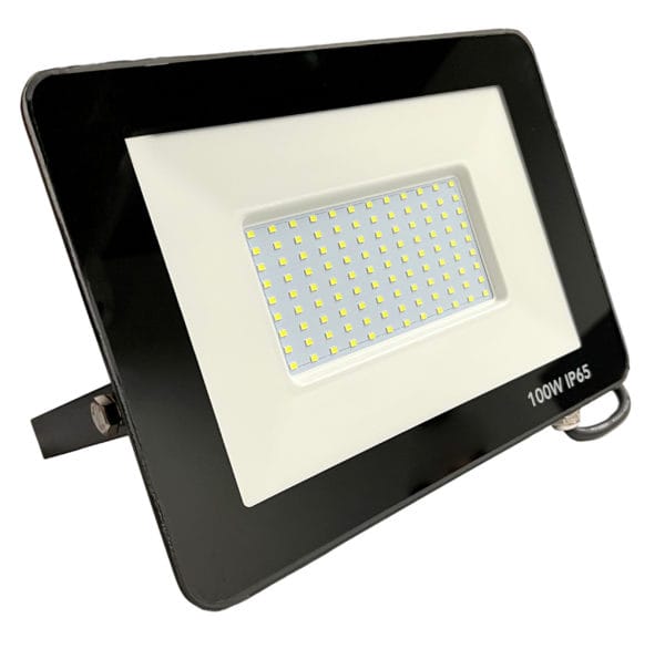 PROYECTOR DE ÁREA SLIM LED 100W 3.000°K